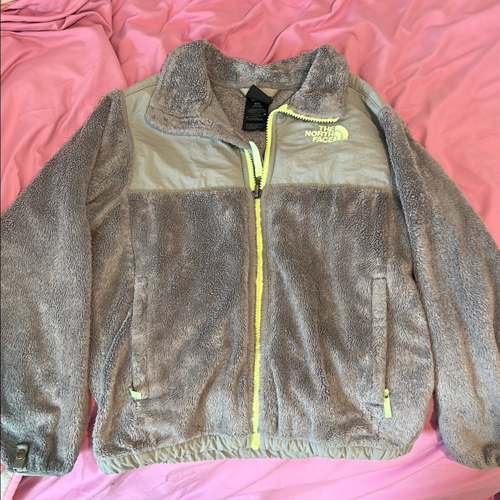 The North Face Gray Puffer Jacket Lightweight Design (used few times)
